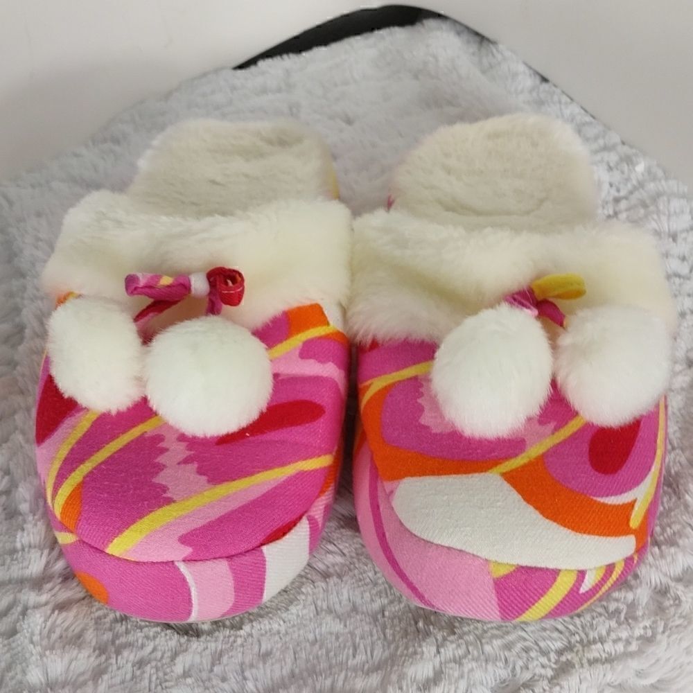 Victoria's Secret Faux Fur Slippers - Picture 6 of 6
